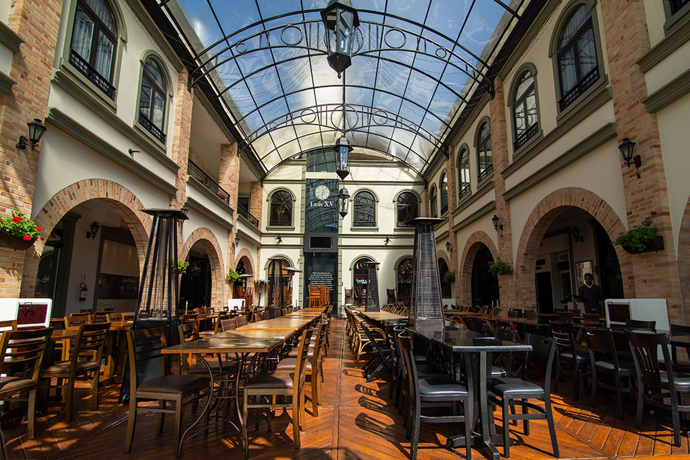 Pousada Luis XV em Campos do Jordão Localizada no centro de Capivari